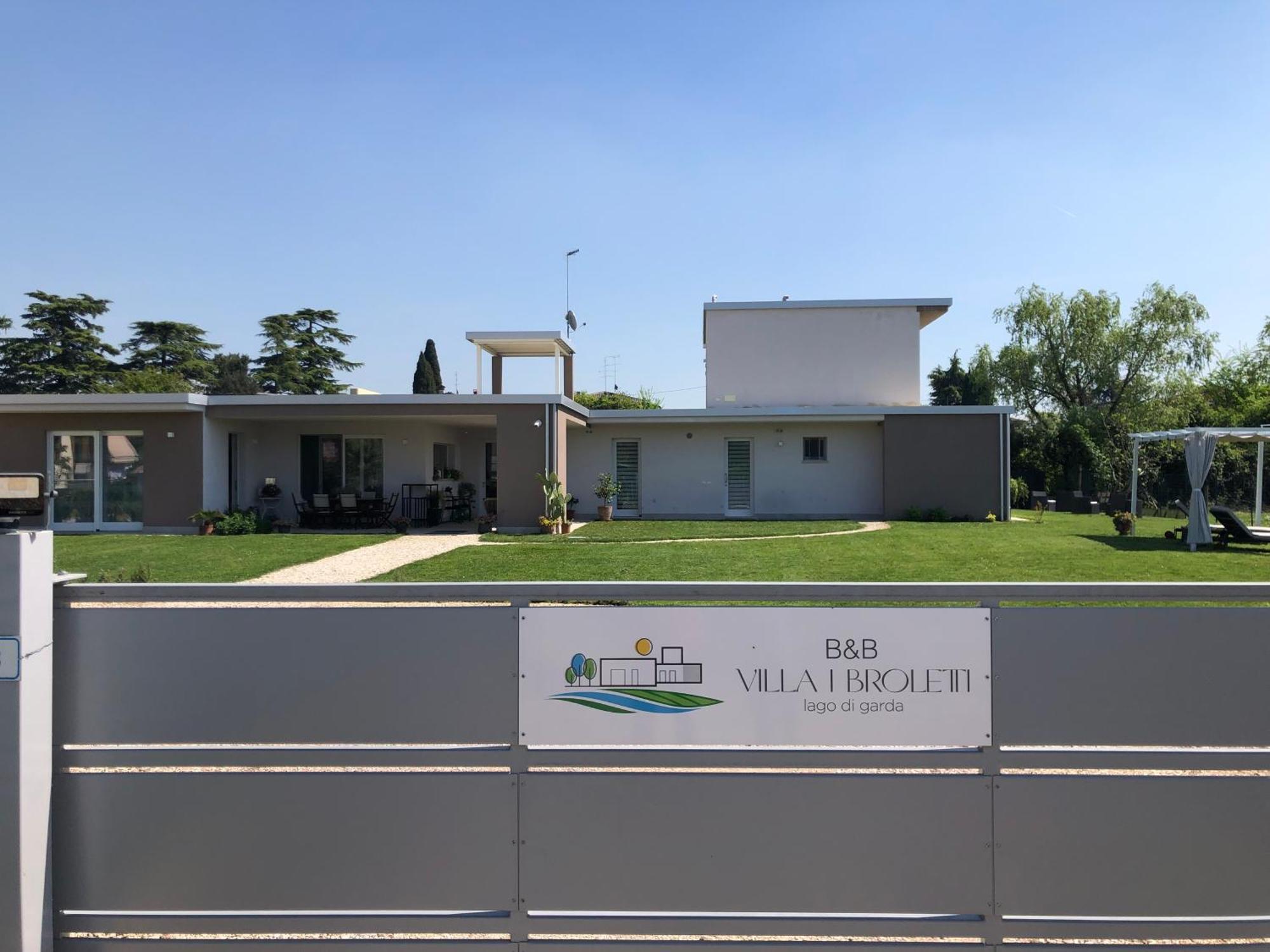 ホテル I Broletti Del Garda Pacengo Di Lazise エクステリア 写真